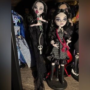 Monster High skullector Morticia & Wednesday Adams